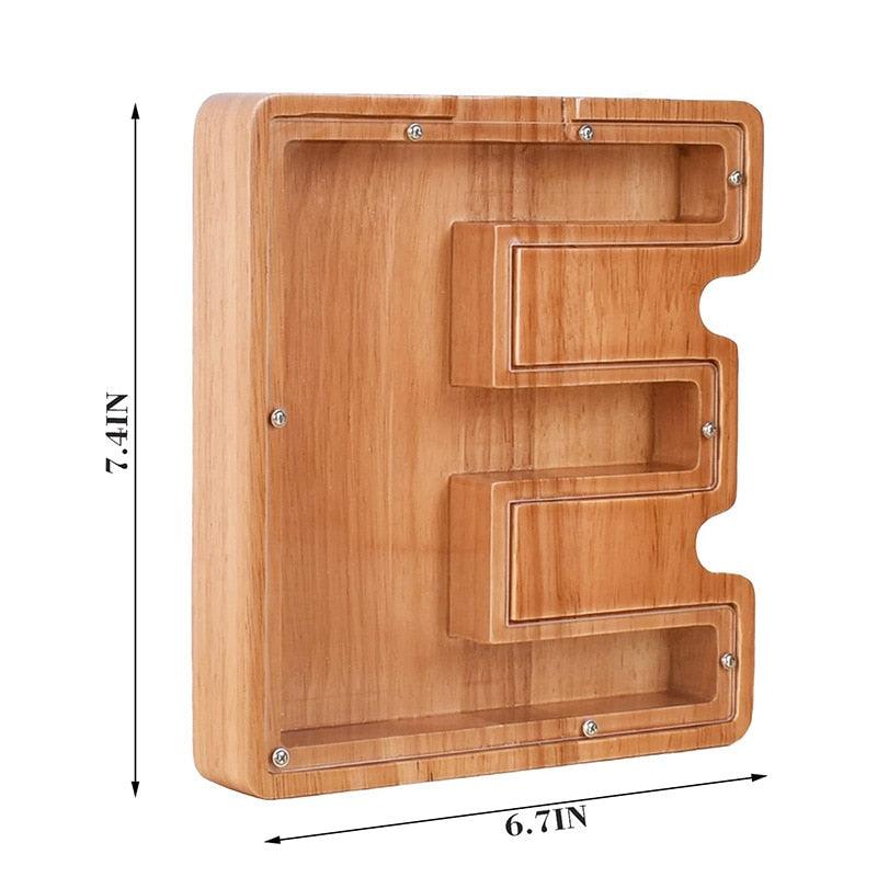 Tirelire en forme de lettre et en bois - Stockmania
