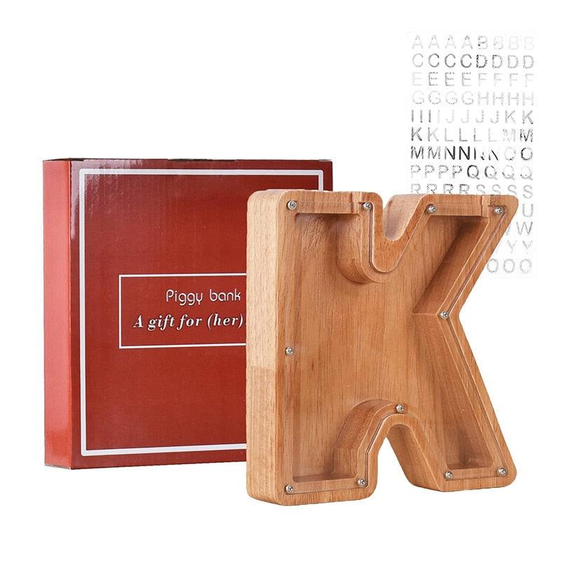 Tirelire en forme de lettre et en bois - Stockmania