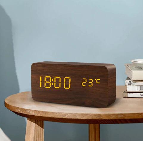 Reveil LED en bois - Stockmania