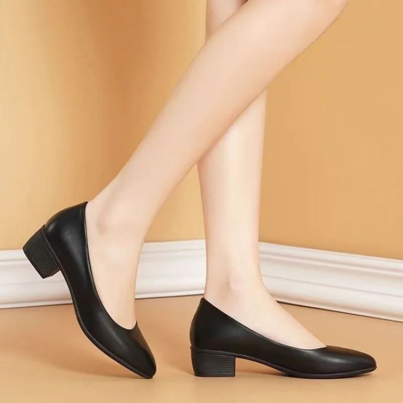 Escarpins en Cuir Véritable pour Femme – Talon Bas, Élégants et Confortables