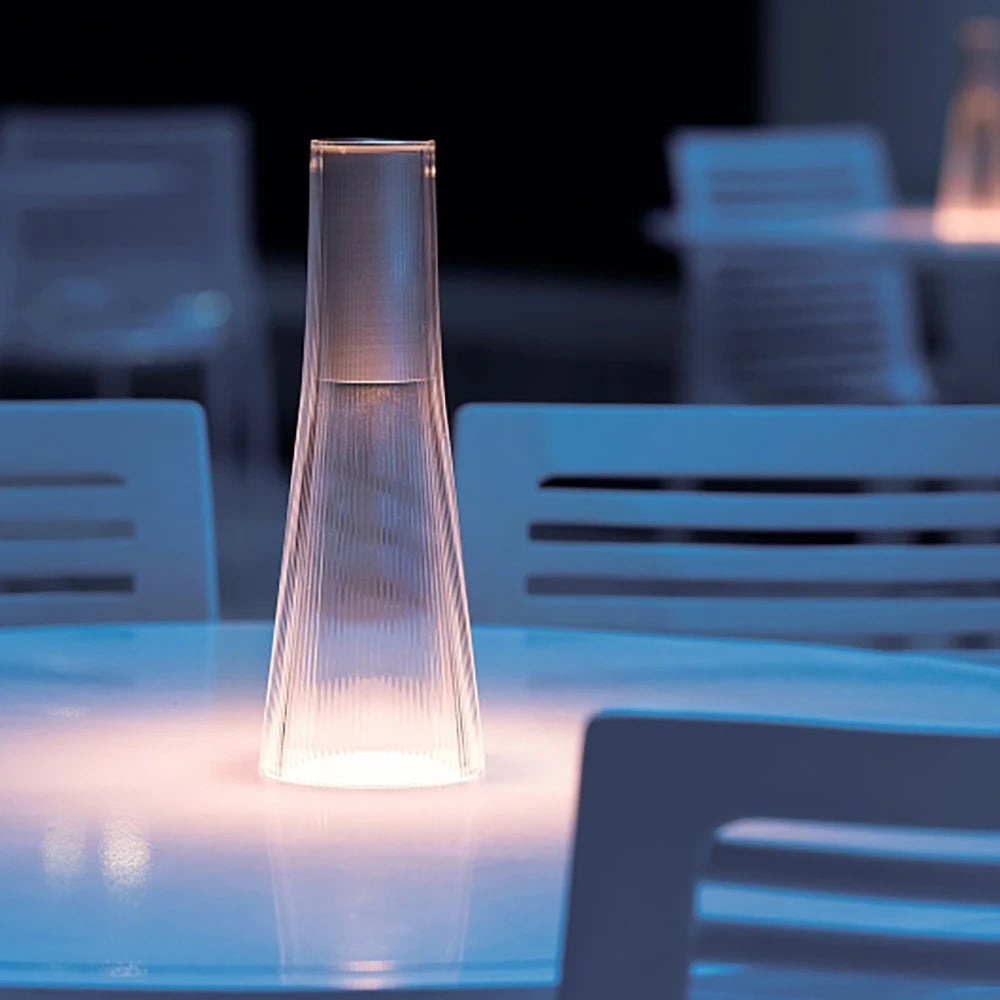 Lampe de Table Cône Rechargeable USB en Acrylique Tacile Réglable