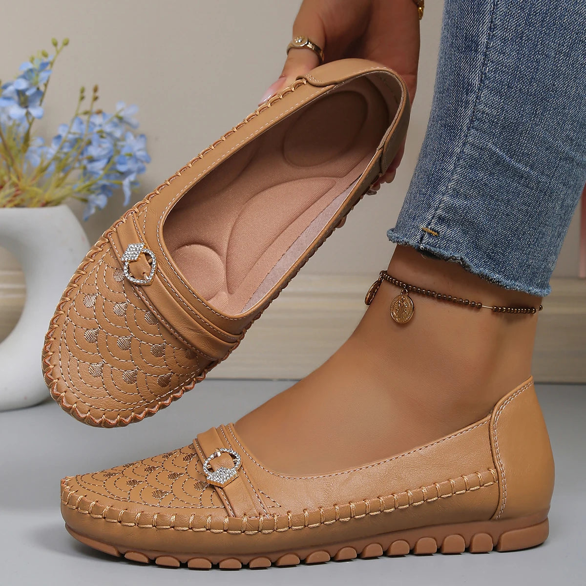 Mocassins Femme Confort ORTHO+ à Semelle Antidérapante - Finition Surpiqûre & Boucle à Strass